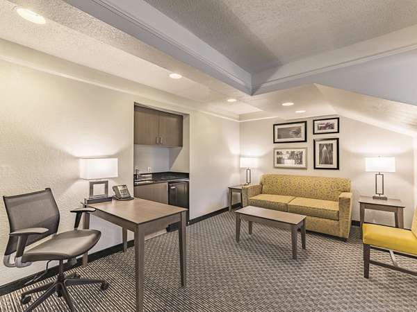 Suite - La Quinta Inn & Suites Mopac North Austin