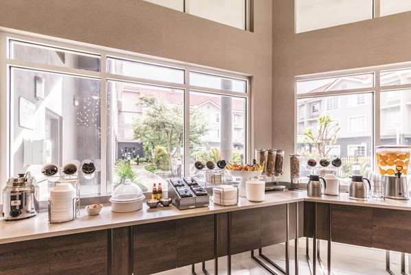  - La Quinta Inn & Suites Mopac North Austin