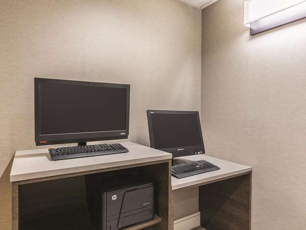 Conference Area - La Quinta Inn & Suites Mopac North Austin