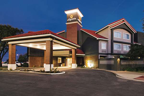 Exterior view - La Quinta Inn & Suites Mopac North Austin
