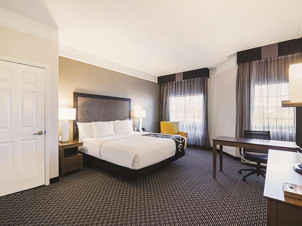  - La Quinta Inn & Suites Mopac North Austin