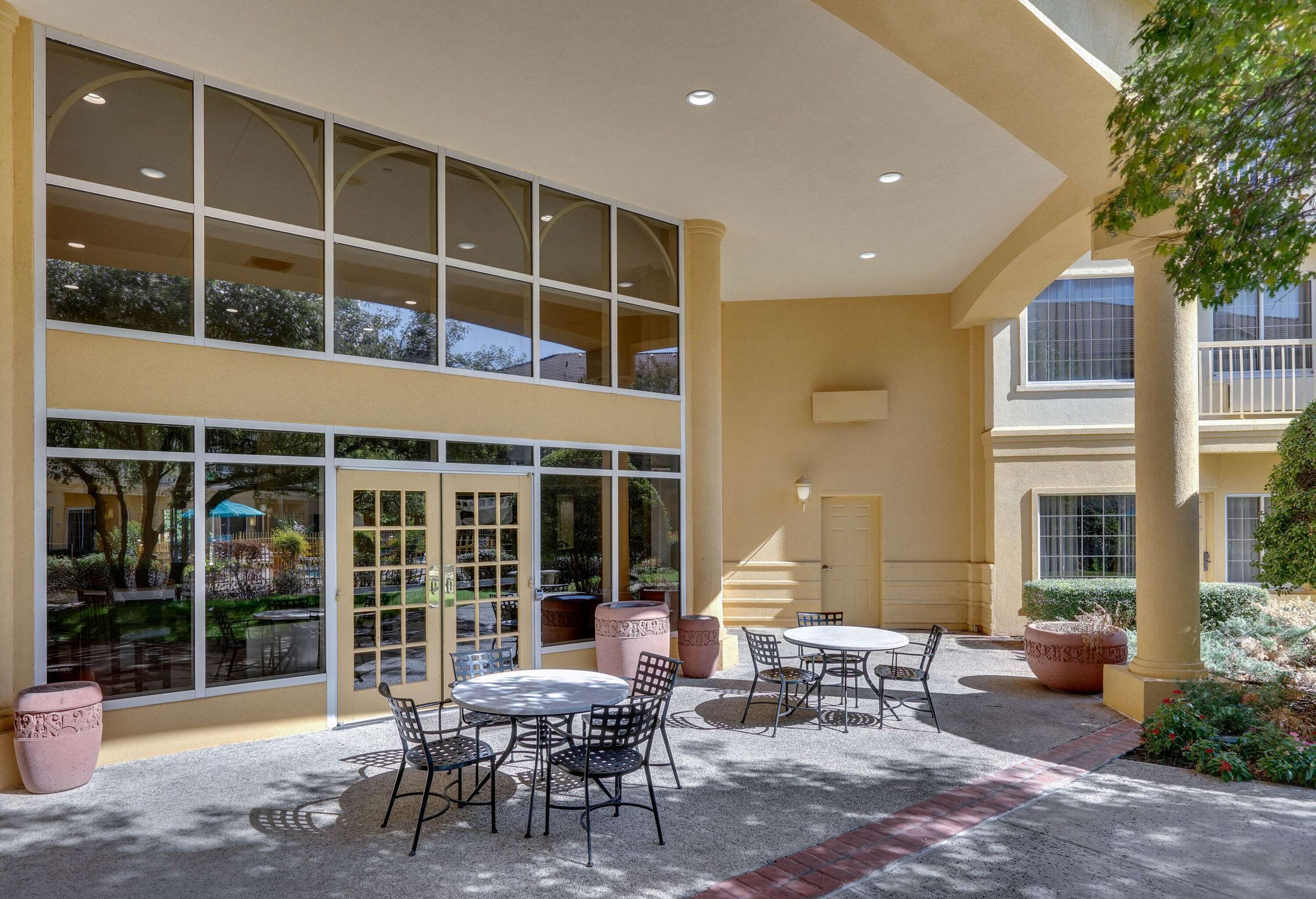 Property amenity | La Quinta by Wyndham Dallas - Addison Galleria
