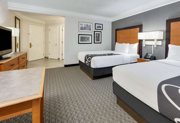  - La Quinta Inn & Suites Galleria Addison