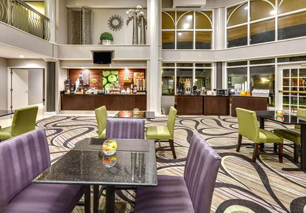  - La Quinta Inn & Suites Galleria Addison