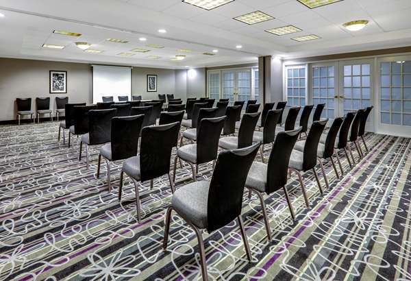  - La Quinta Inn & Suites Galleria Addison