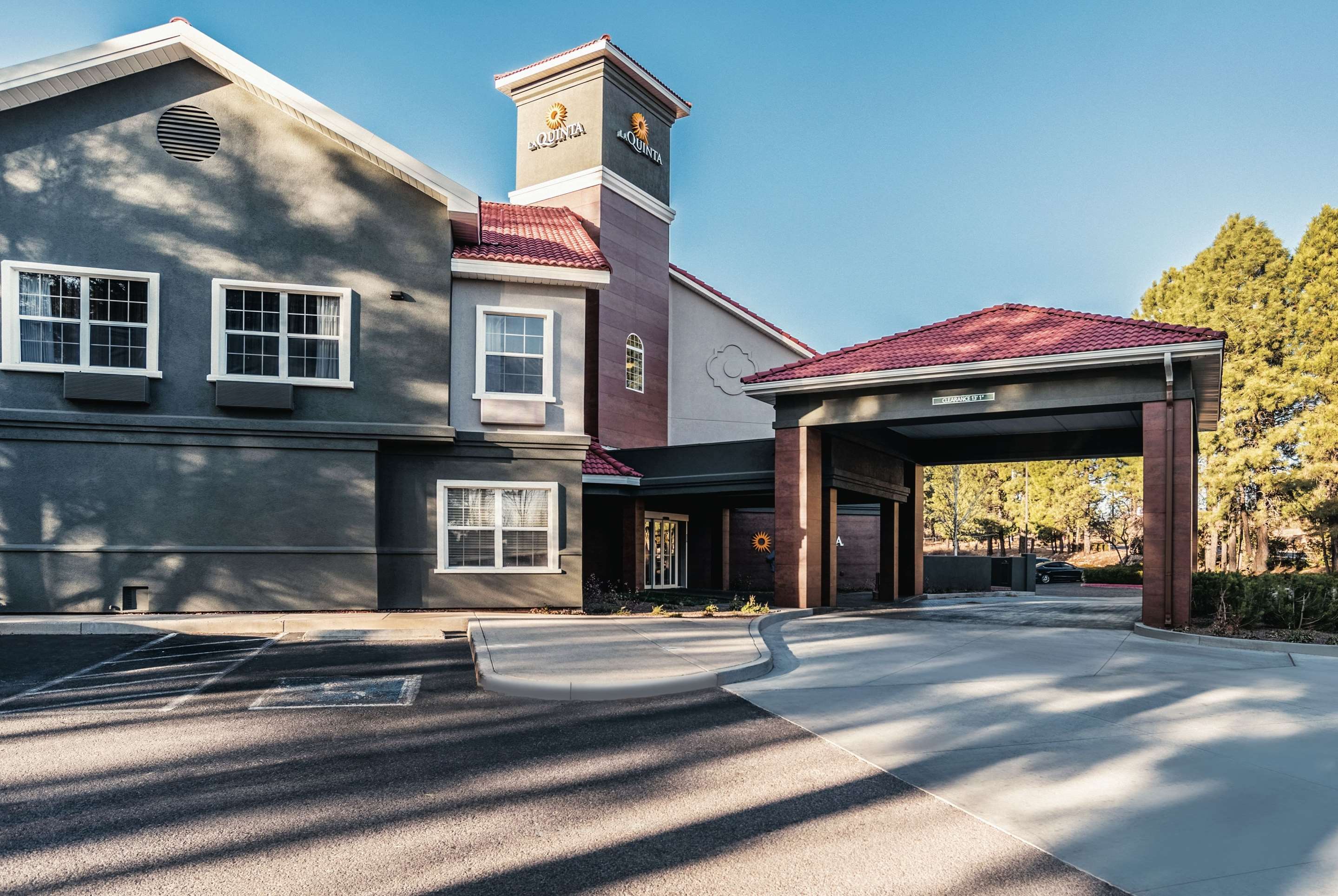 Exterior | La Quinta Inn & Suites by Wyndham Flagstaff