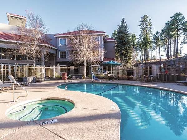 Pool - La Quinta Inn & Suites Flagstaff - I-17, Exit 341
