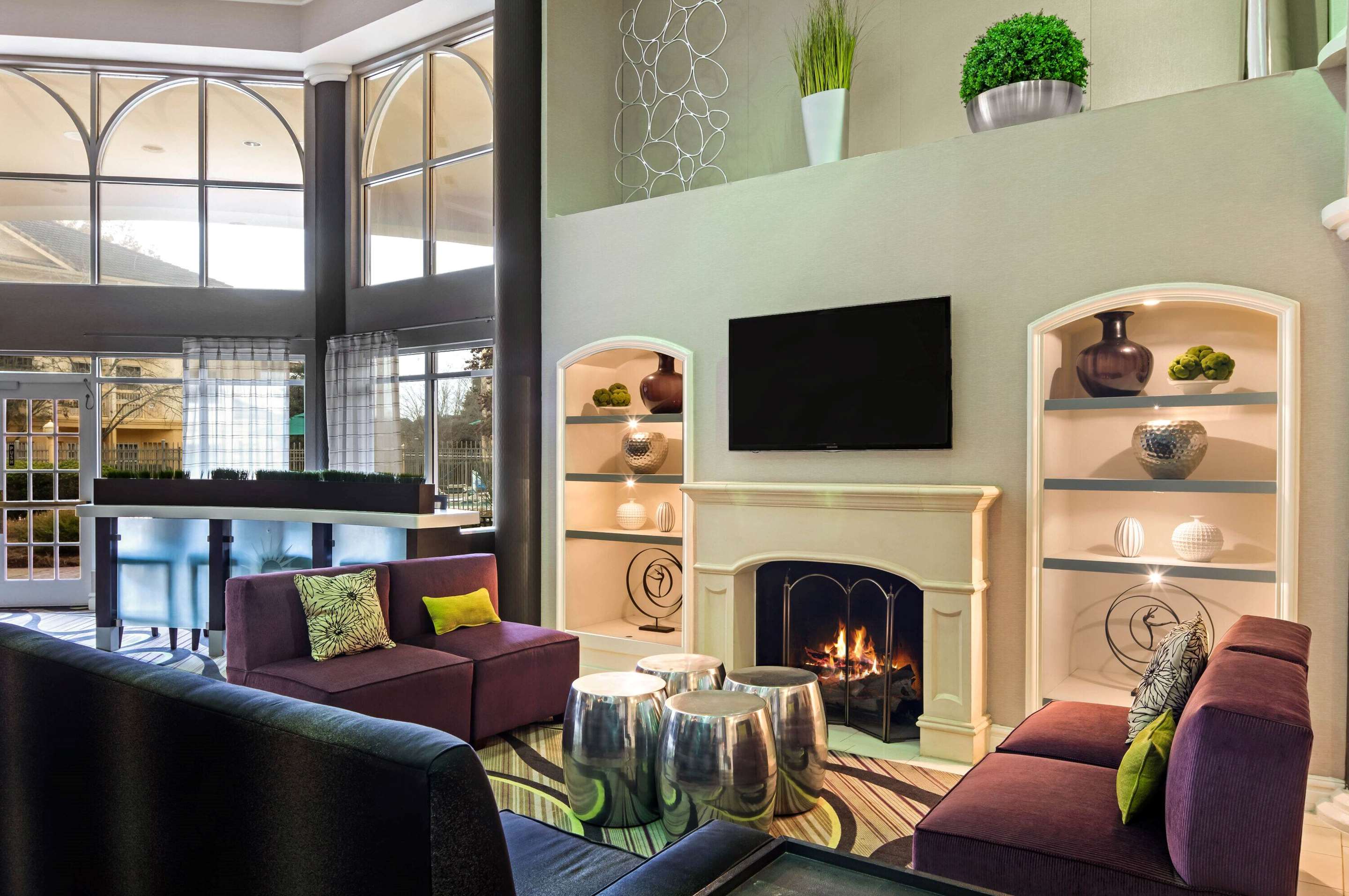 Lobby | La Quinta Inn & Suites by Wyndham Macon