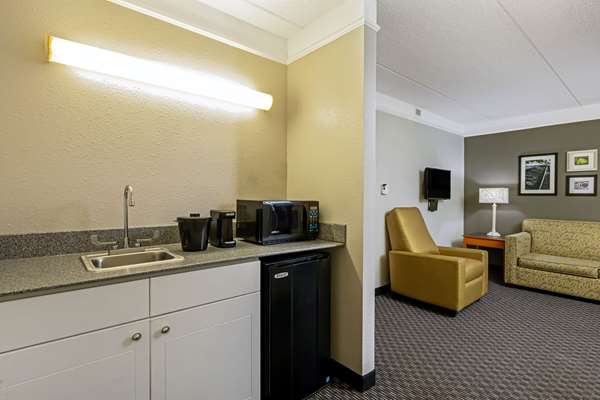 Suite - La Quinta Inn & Suites Macon - I-75, Exit 169