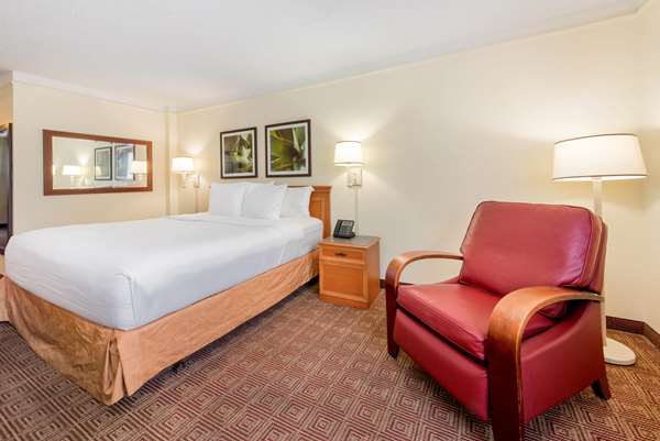 Suite - La Quinta Inn Cypress Creek Fort Lauderdale - I-95, Exit 33