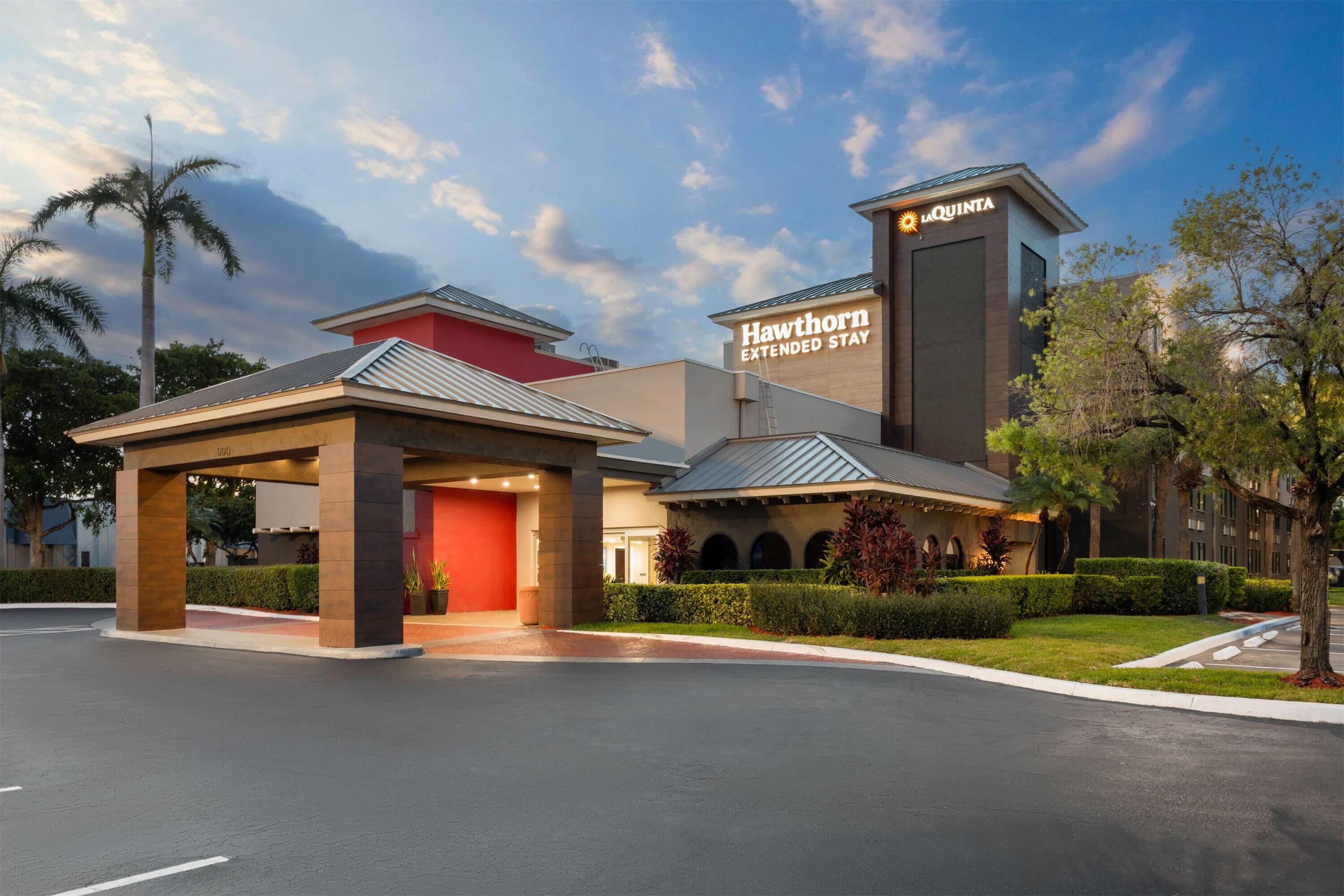 Exterior | La Quinta by Wyndham Ft Lauderdale Cypress Creek