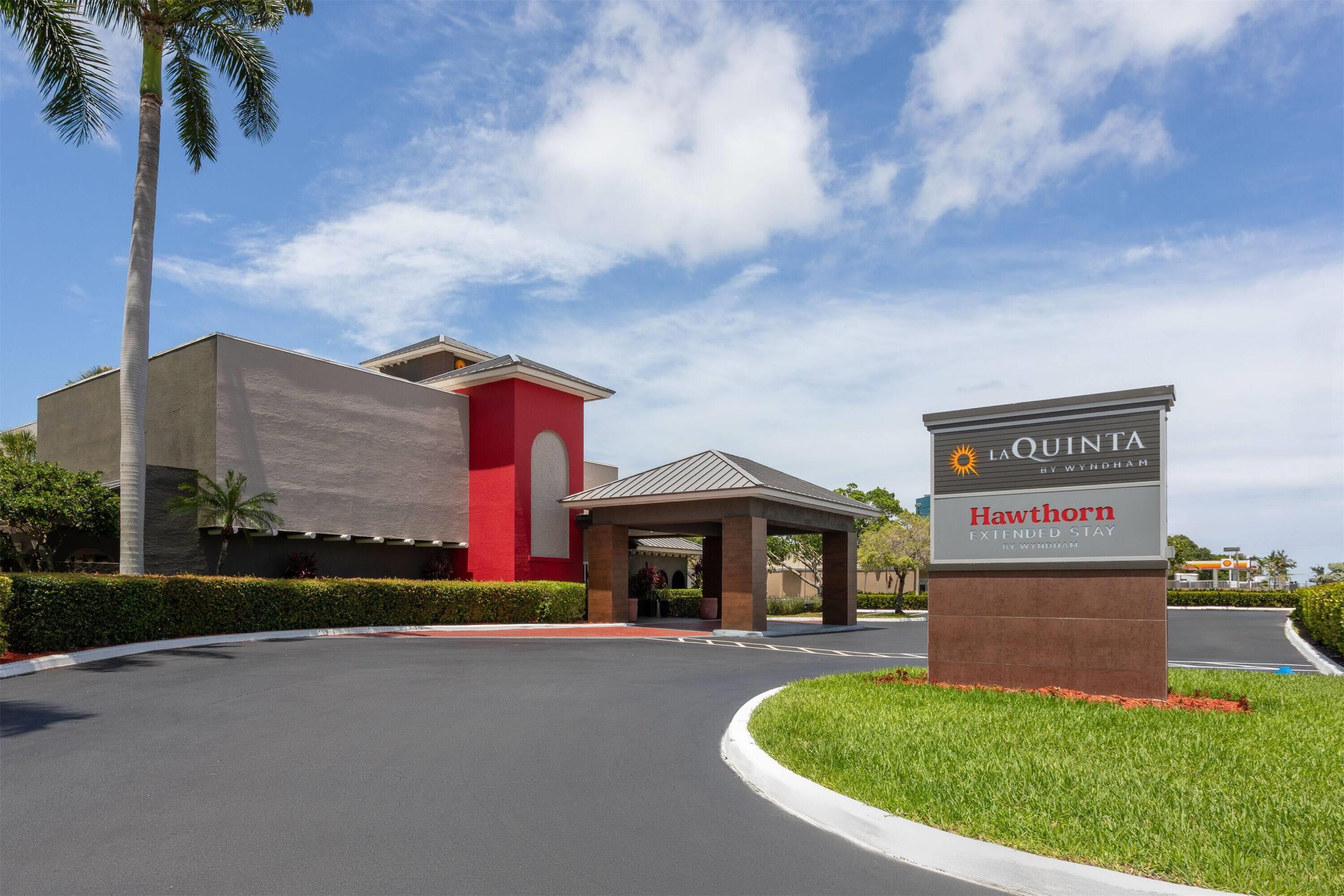 Exterior | La Quinta by Wyndham Ft Lauderdale Cypress Creek