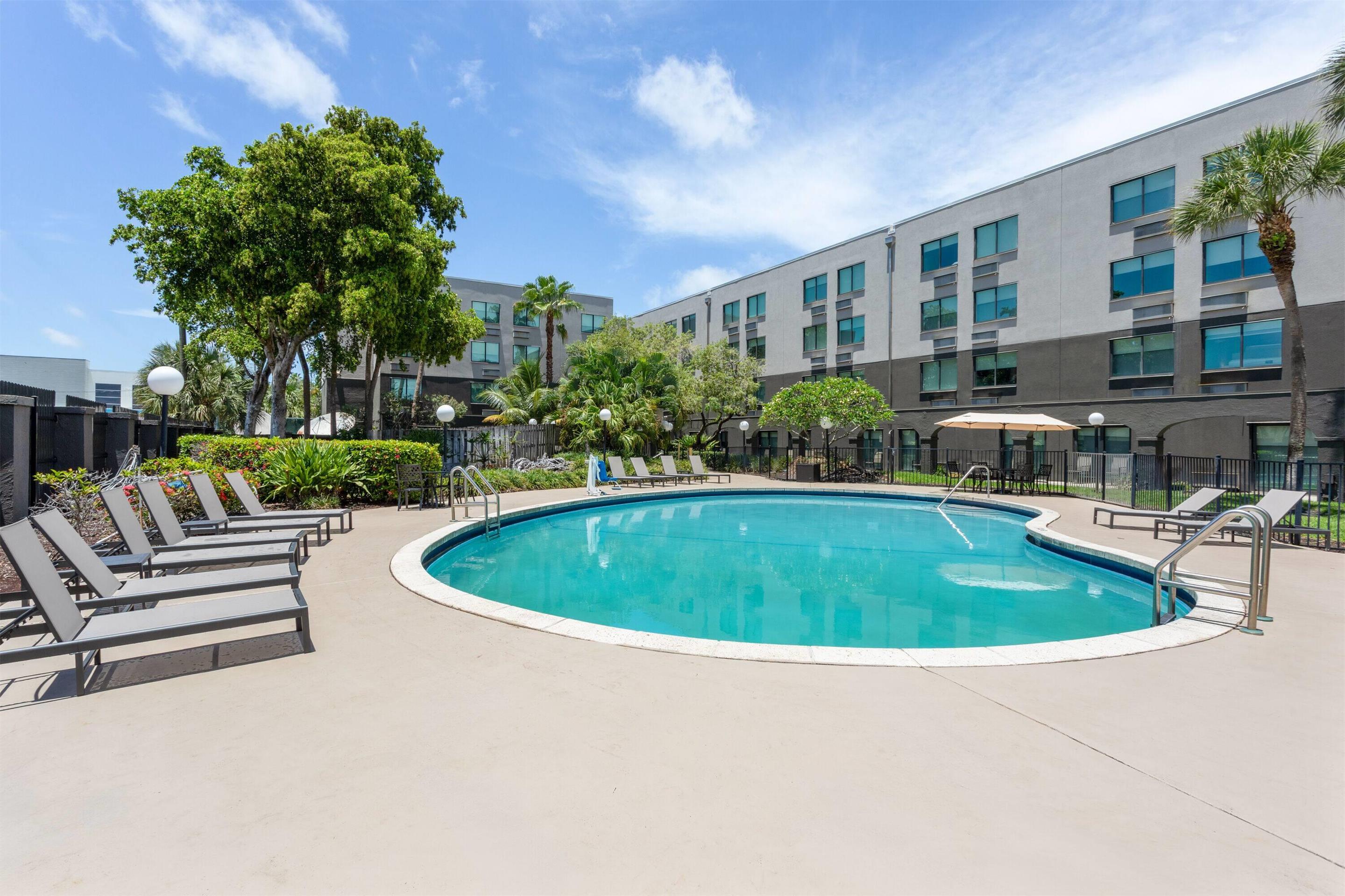 Pool - indoor | La Quinta by Wyndham Ft Lauderdale Cypress Creek
