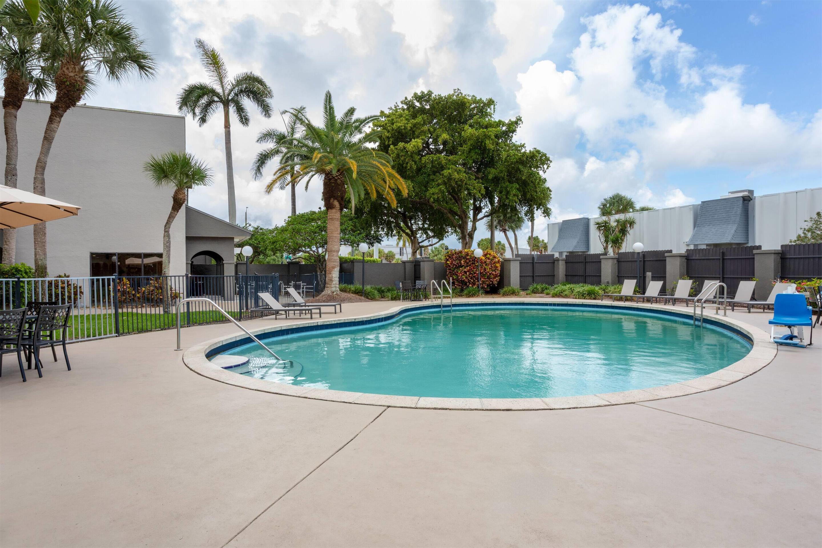 Pool - indoor | La Quinta by Wyndham Ft Lauderdale Cypress Creek