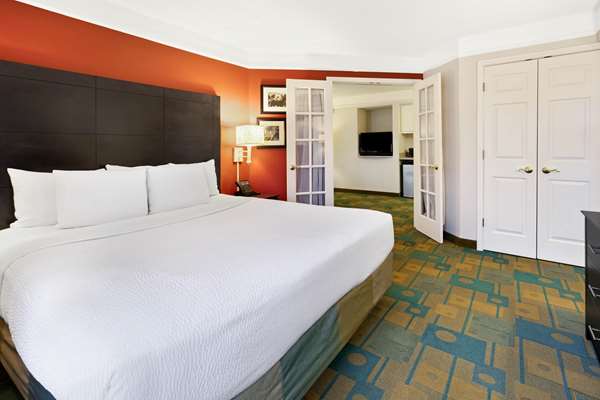 Suite - La Quinta Inn & Suites DFW Airport North Irving