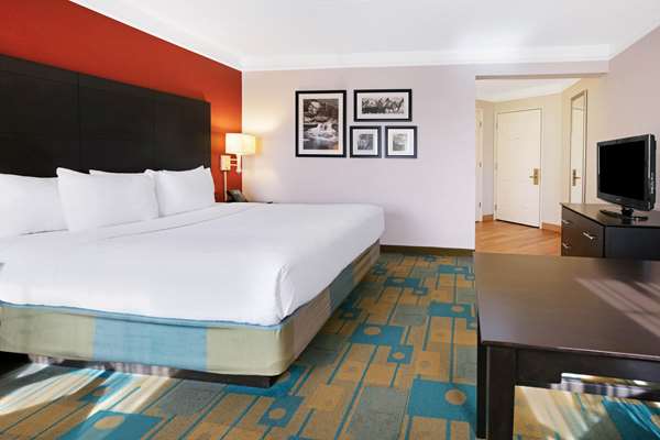  - La Quinta Inn & Suites DFW Airport North Irving