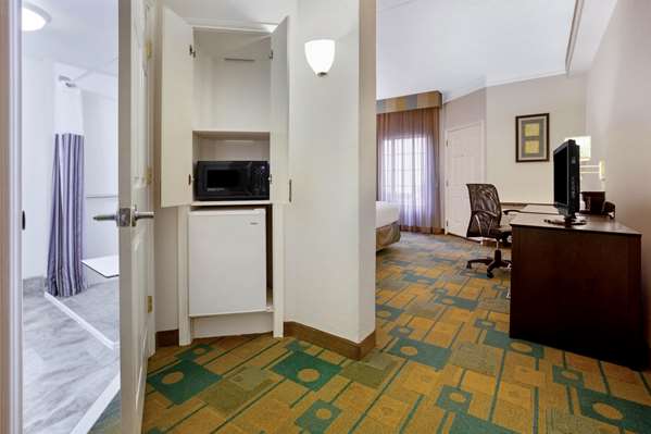  - La Quinta Inn & Suites DFW Airport North Irving