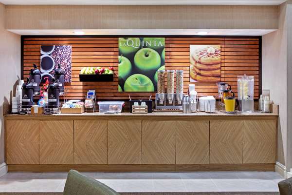  - La Quinta Inn & Suites DFW Airport North Irving