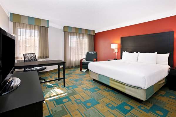  - La Quinta Inn & Suites DFW Airport North Irving