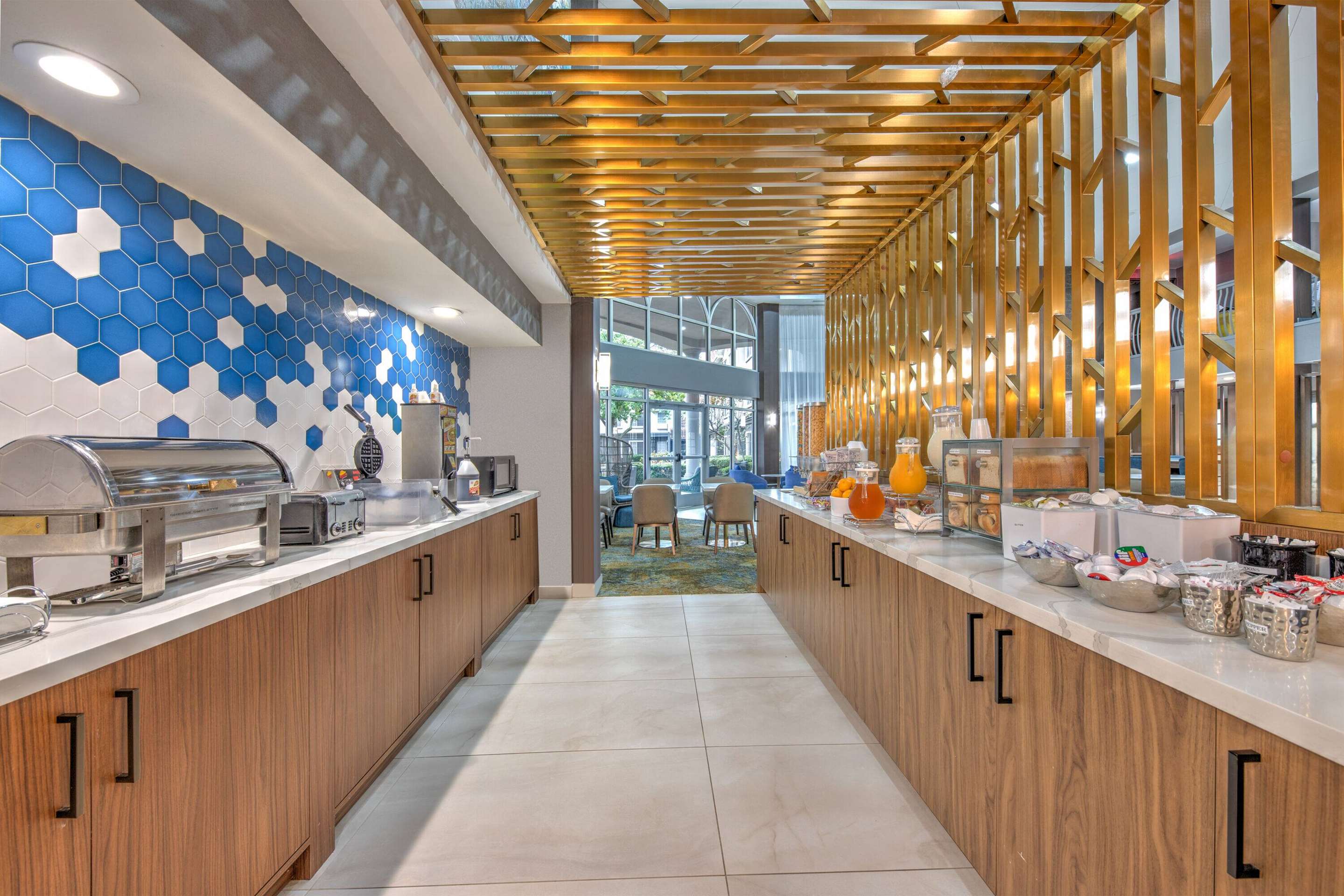 Property amenity | La Quinta Inn & Suites by Wyndham Dallas DFW Airport North