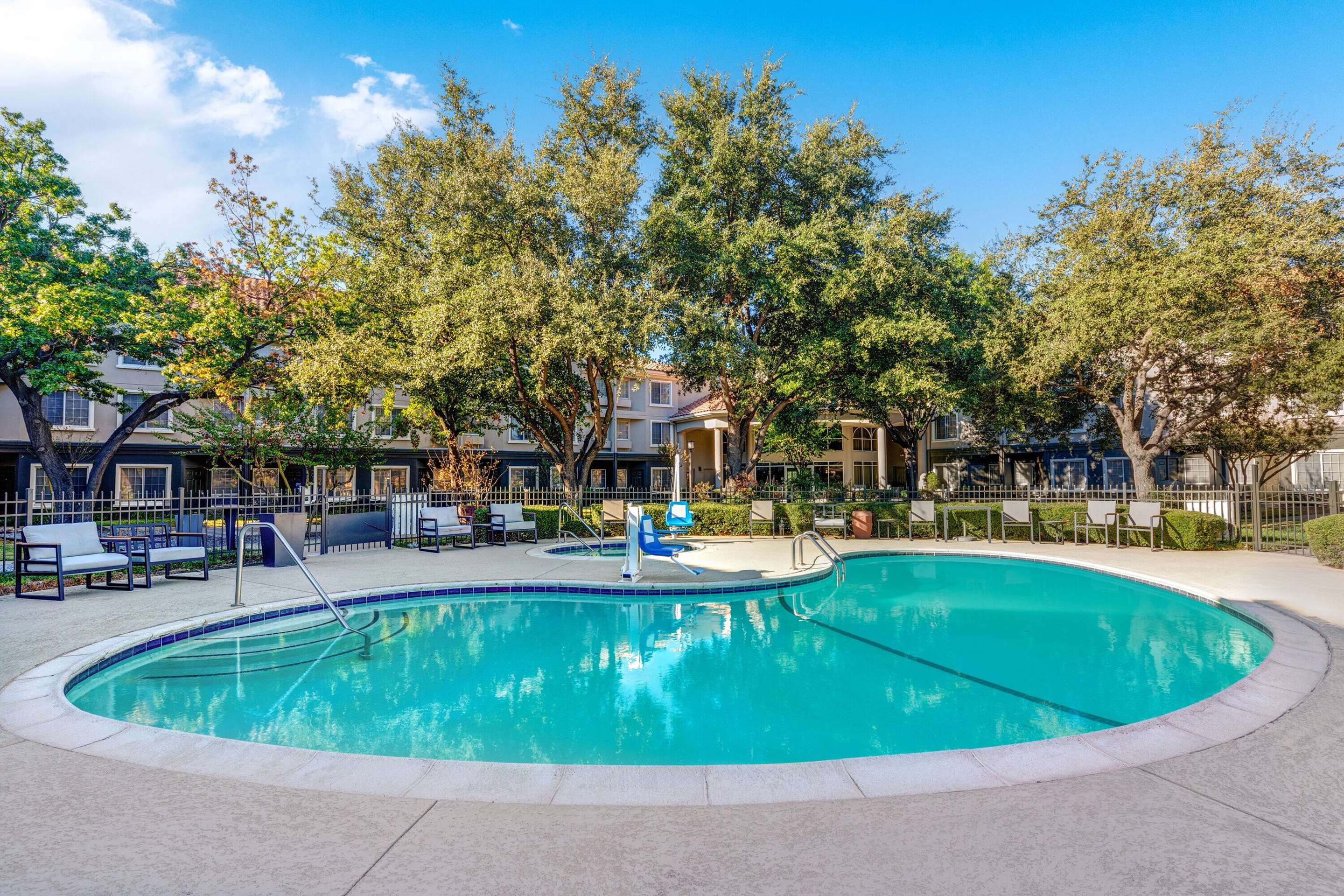 Pool - indoor | La Quinta Inn & Suites by Wyndham Dallas DFW Airport North