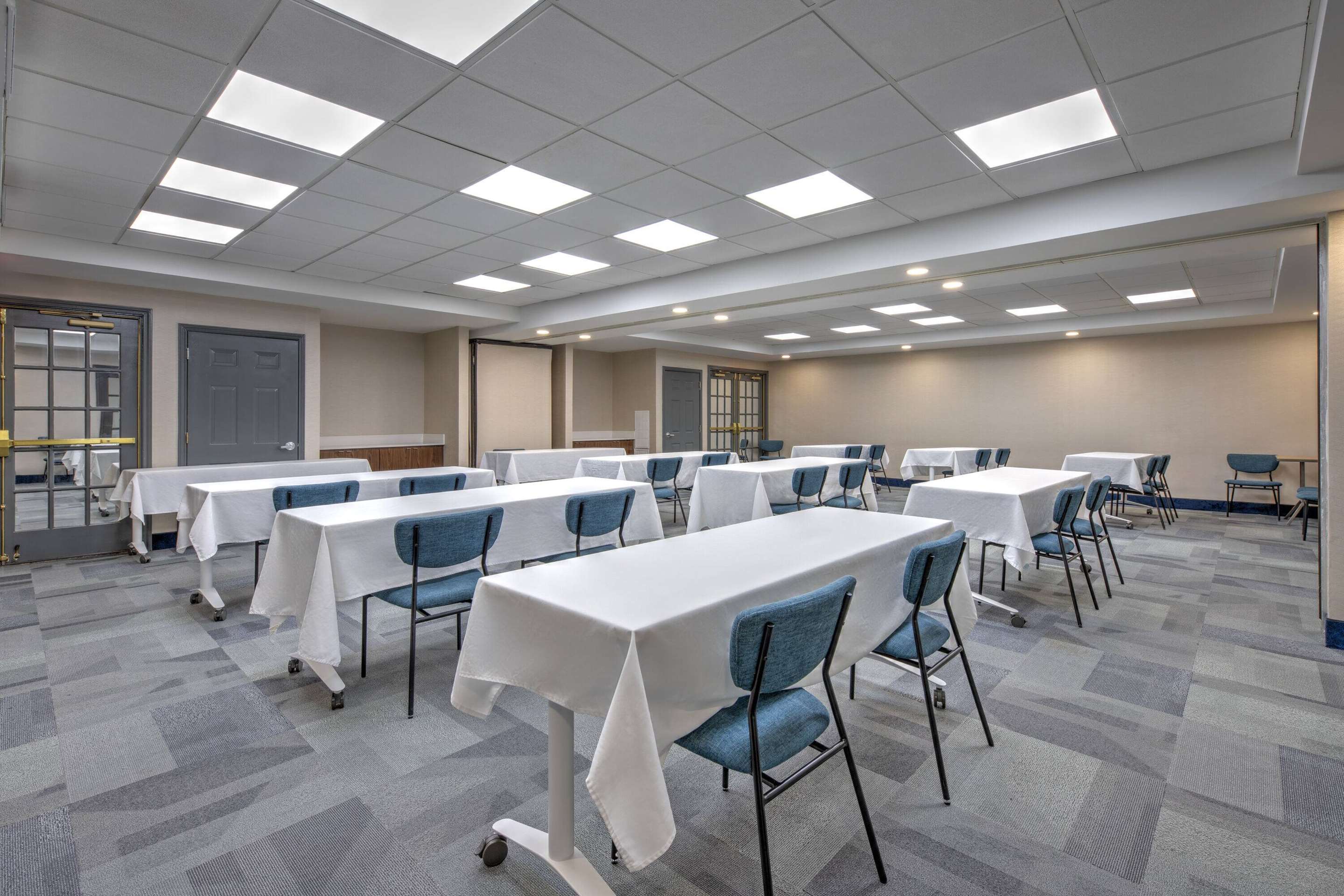 Meeting Room | La Quinta Inn & Suites by Wyndham Dallas DFW Airport North