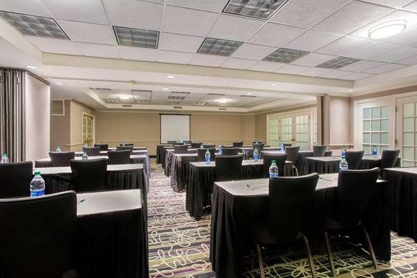  - La Quinta Inn & Suites Airport Morrisville - I-40, Exit 284