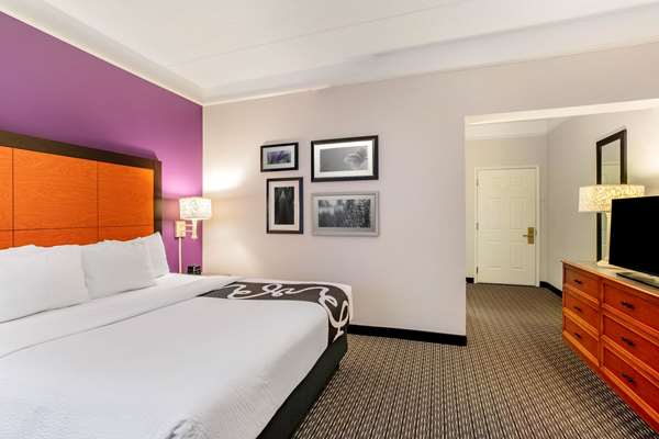  - La Quinta Inn & Suites Airport Morrisville - I-40, Exit 284