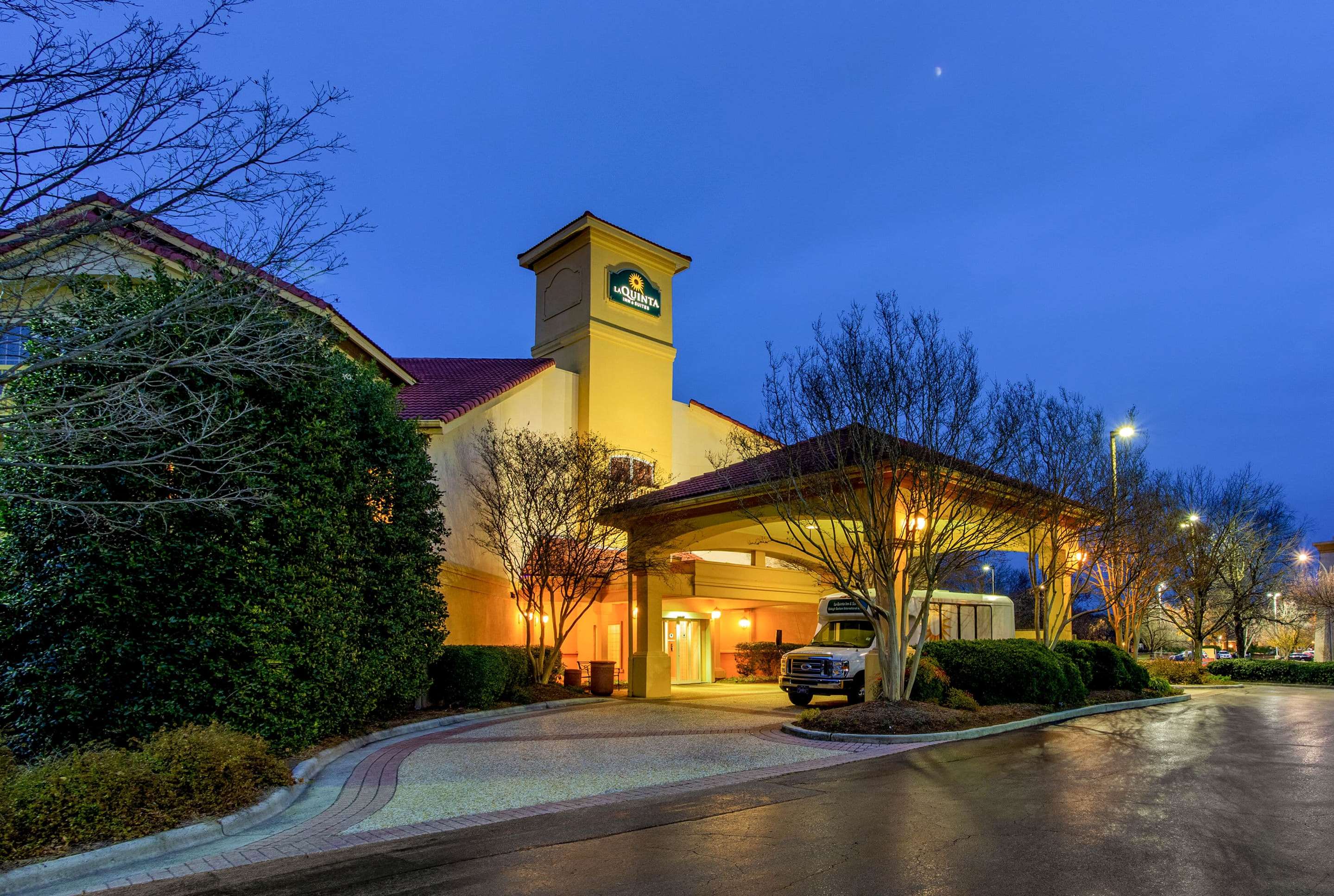 Exterior | La Quinta Inn & Suites by Wyndham Raleigh Durham Intl AP