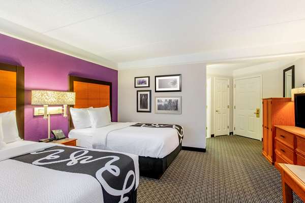  - La Quinta Inn & Suites Airport Morrisville - I-40, Exit 284