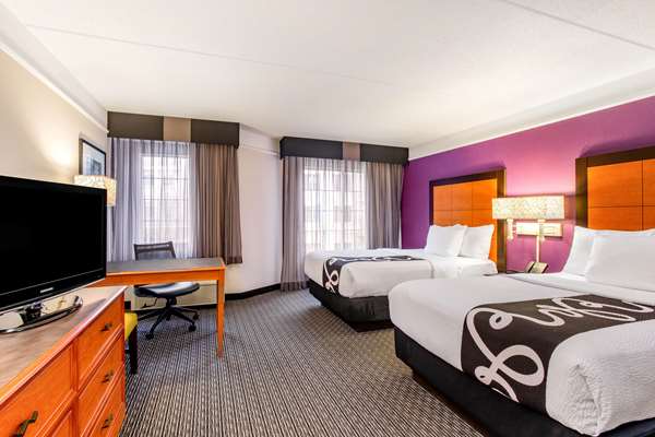  - La Quinta Inn & Suites Airport Morrisville - I-40, Exit 284