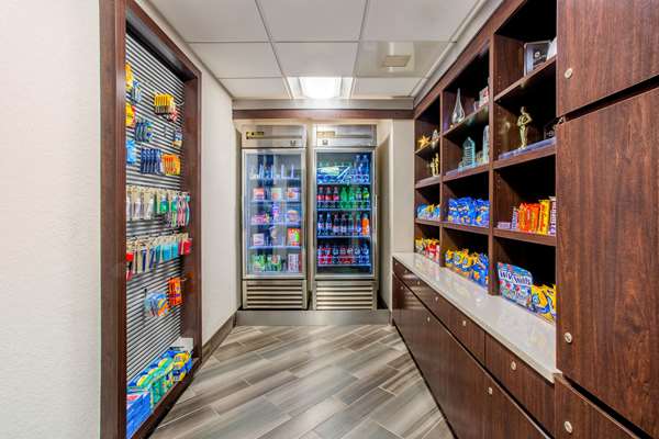  - La Quinta Inn & Suites Airport Morrisville - I-40, Exit 284