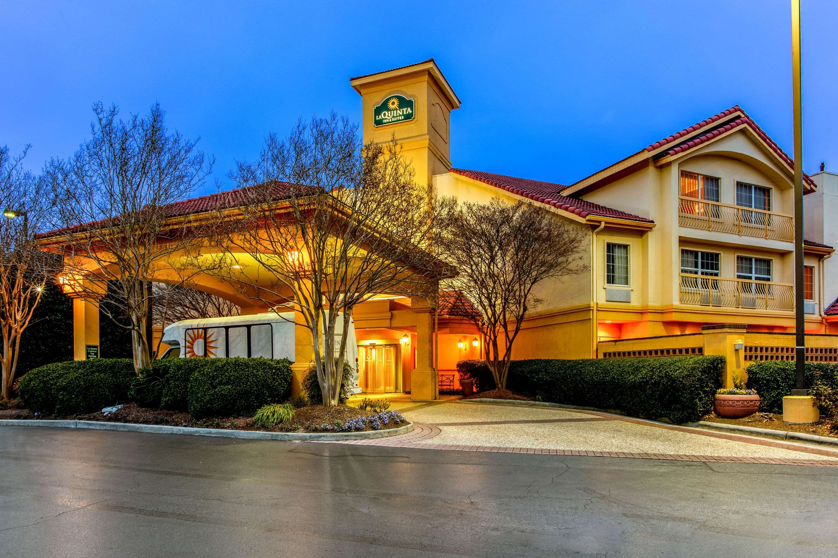 Exterior | La Quinta Inn & Suites by Wyndham Raleigh Durham Intl AP