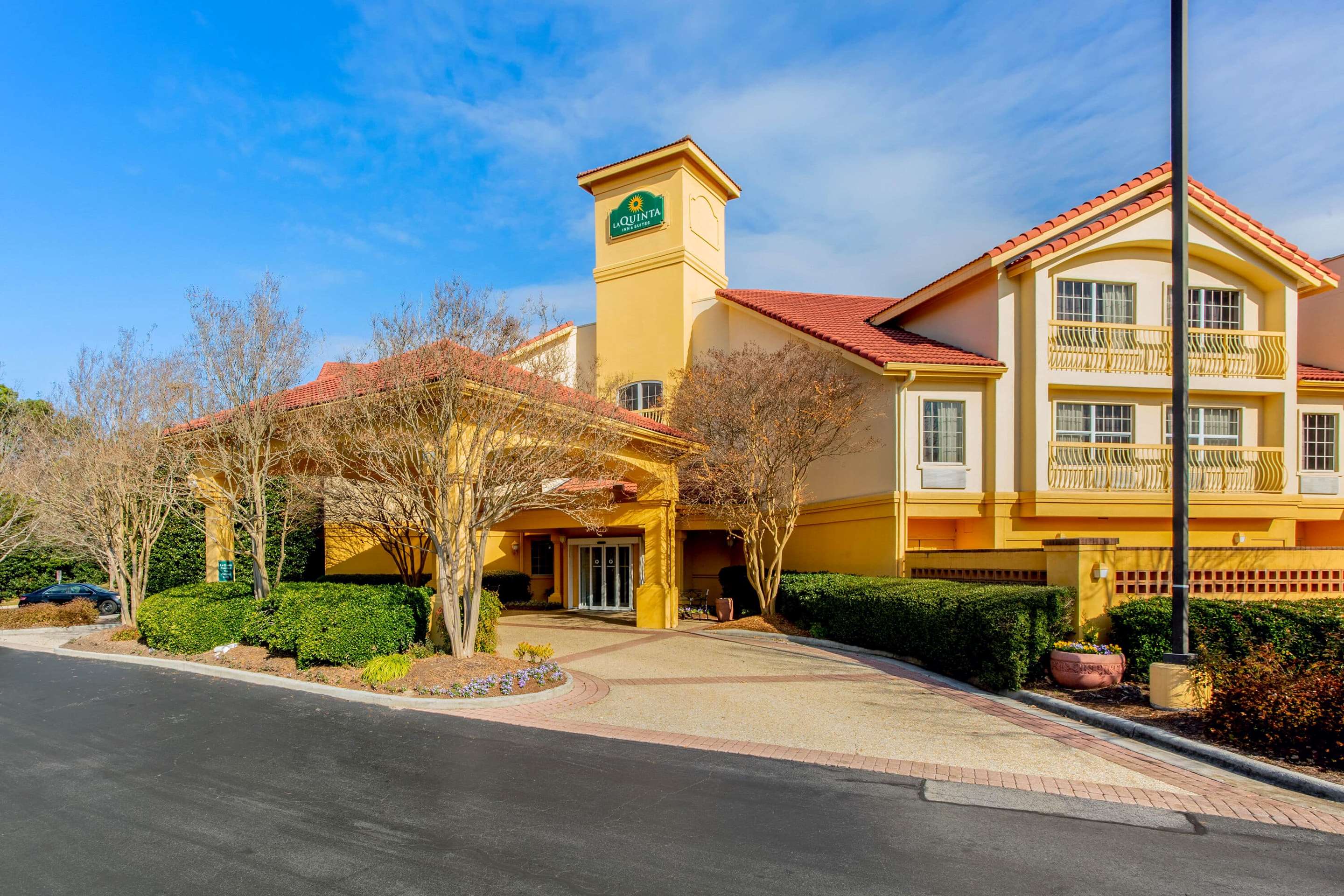 Exterior | La Quinta Inn & Suites by Wyndham Raleigh Durham Intl AP