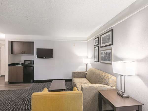 Suite - La Quinta Inn & Suites Tech Center Englewood - I-25, Exit 196
