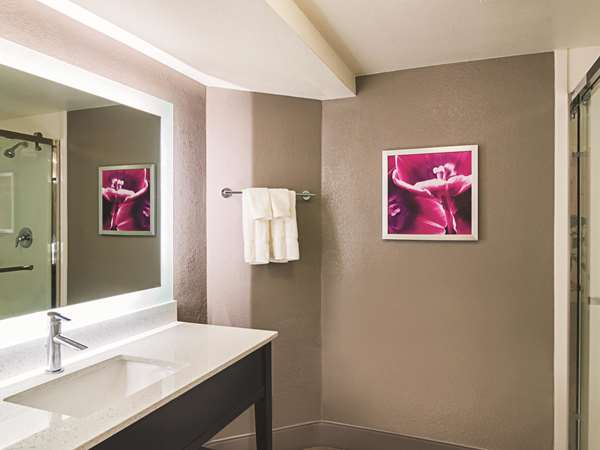 Suite - La Quinta Inn & Suites Tech Center Englewood - I-25, Exit 196