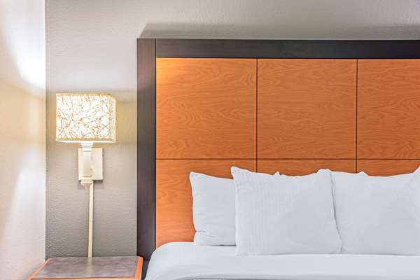  - La Quinta Inn & Suites Homewood - I-65, Exit 255