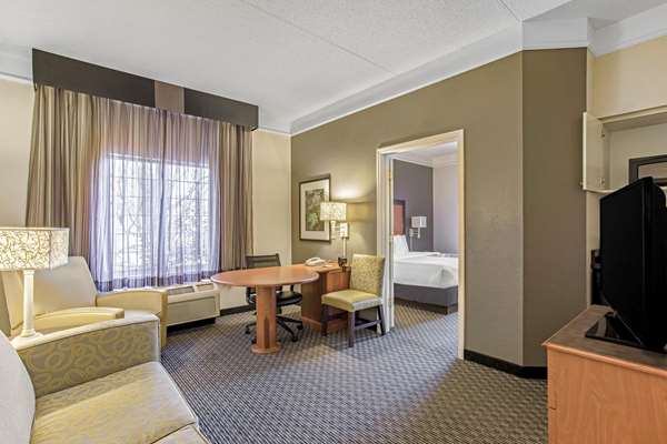 Suite - La Quinta Inn & Suites Homewood - I-65, Exit 255