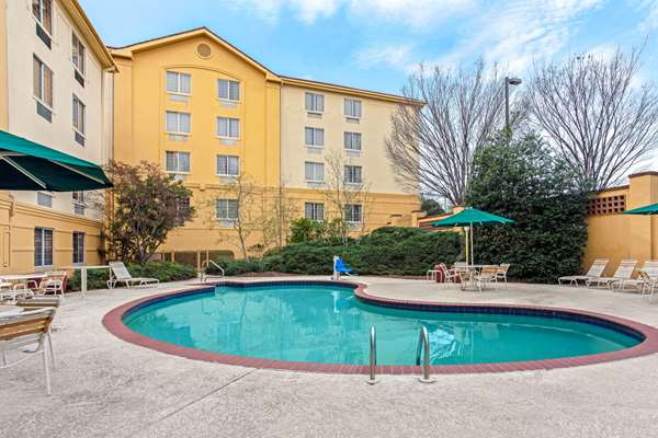 Pool - La Quinta Inn & Suites Homewood - I-65, Exit 255