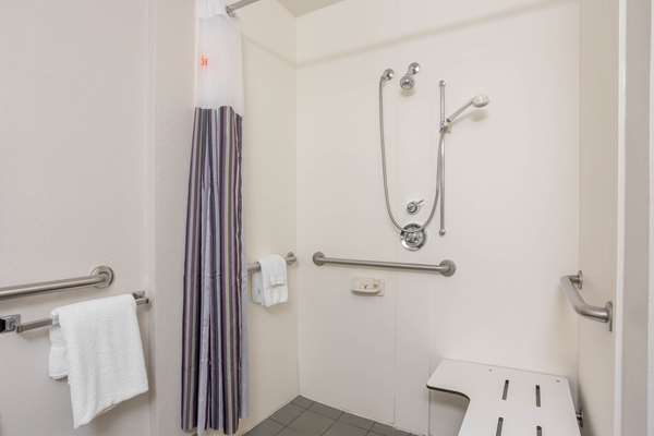  - La Quinta Inn & Suites Homewood - I-65, Exit 255