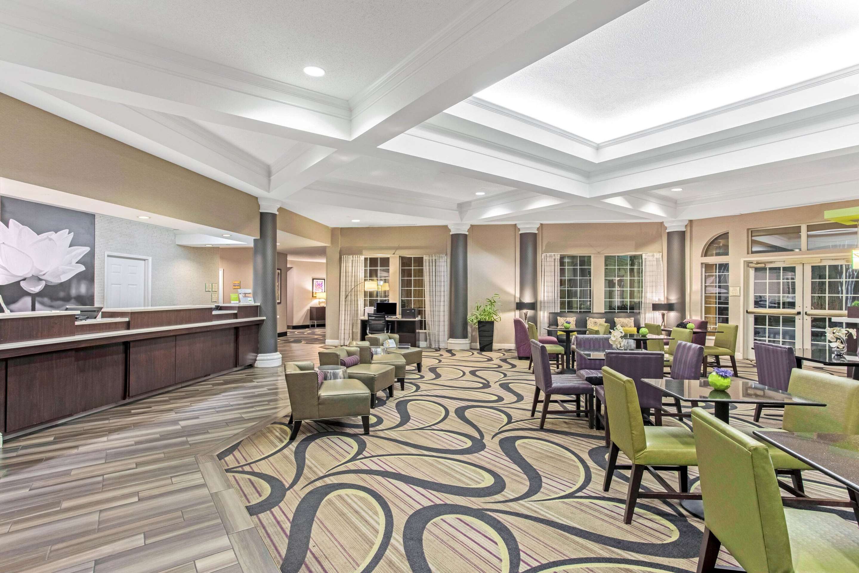 Lobby | La Quinta by Wyndham Birmingham Homewood
