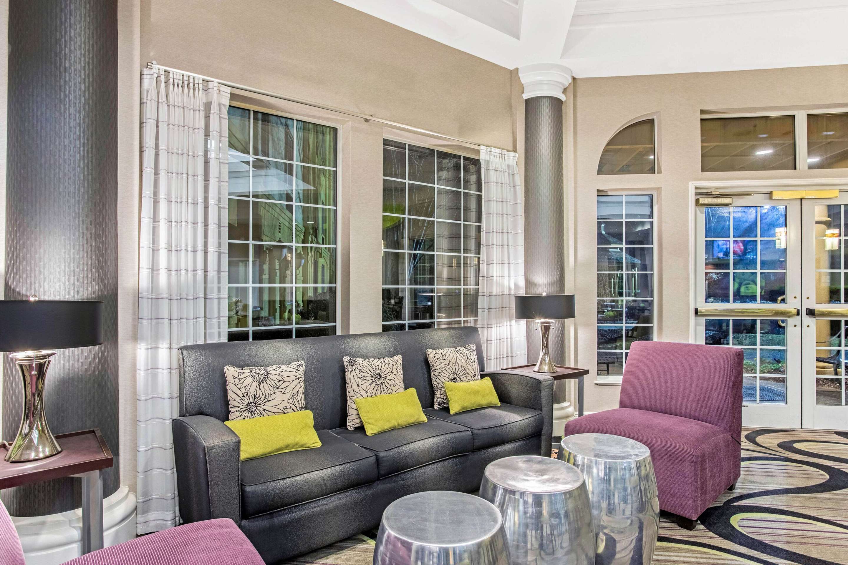 Lobby | La Quinta by Wyndham Birmingham Homewood