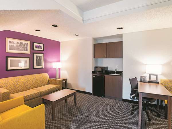 Suite - La Quinta Inn & Suites North Fort Worth - I-35, Exit 56A
