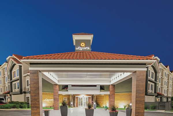 Exterior view - La Quinta Inn & Suites North Fort Worth - I-35, Exit 56A