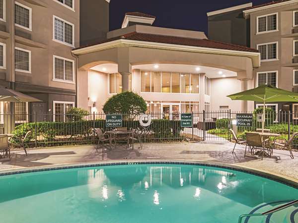 Pool - La Quinta Inn & Suites North Fort Worth - I-35, Exit 56A