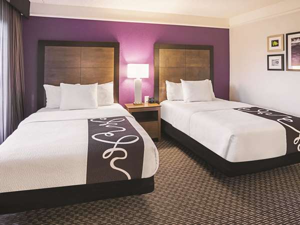 - La Quinta Inn & Suites North Fort Worth - I-35, Exit 56A