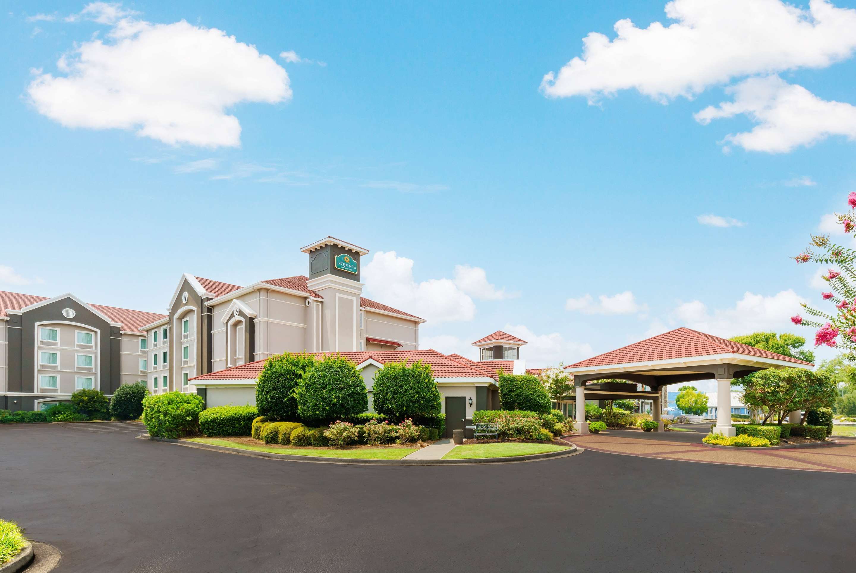 Exterior | La Quinta Inn & Suites by Wyndham Myrtle Beach Broadway Area