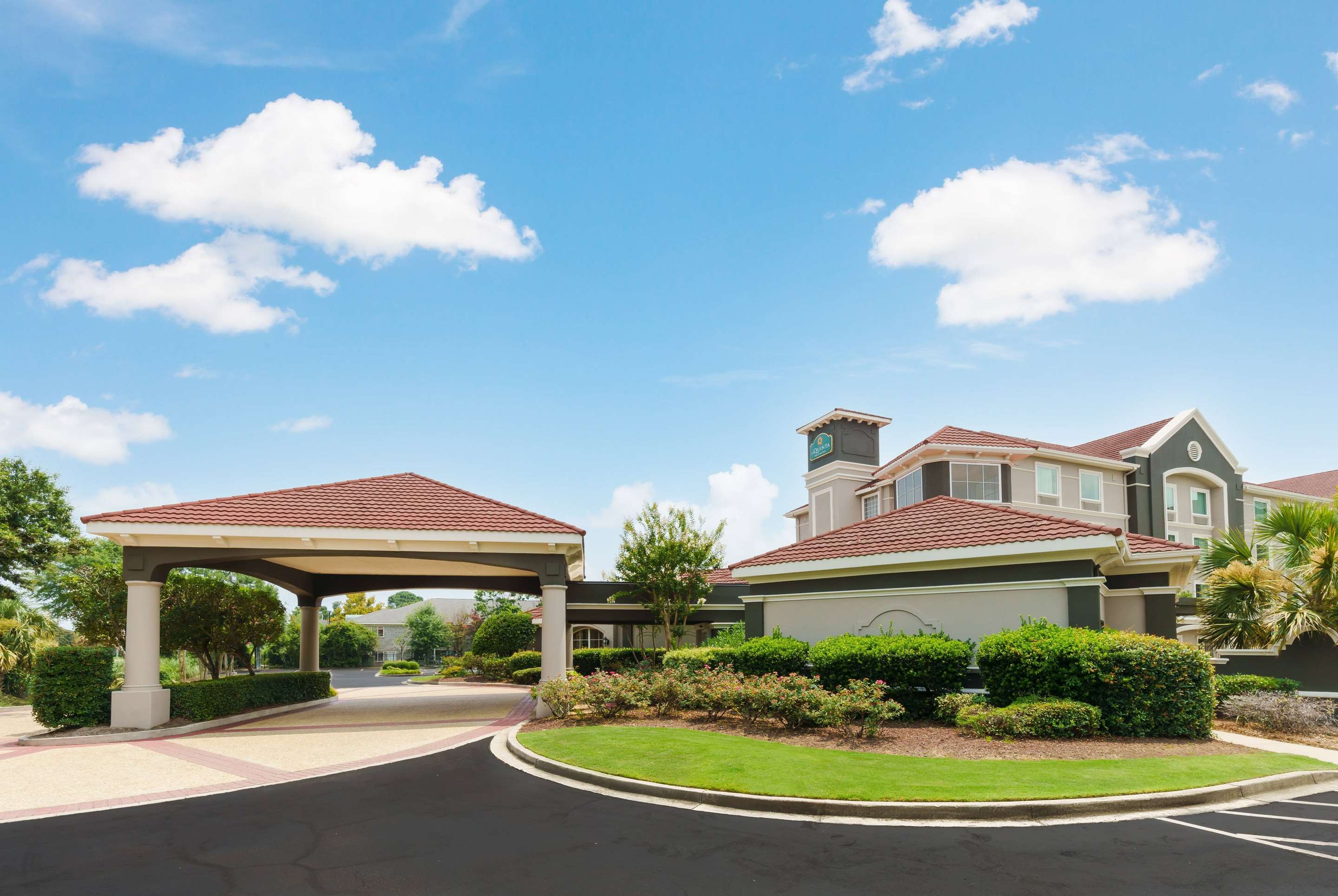 Exterior | La Quinta Inn & Suites by Wyndham Myrtle Beach Broadway Area
