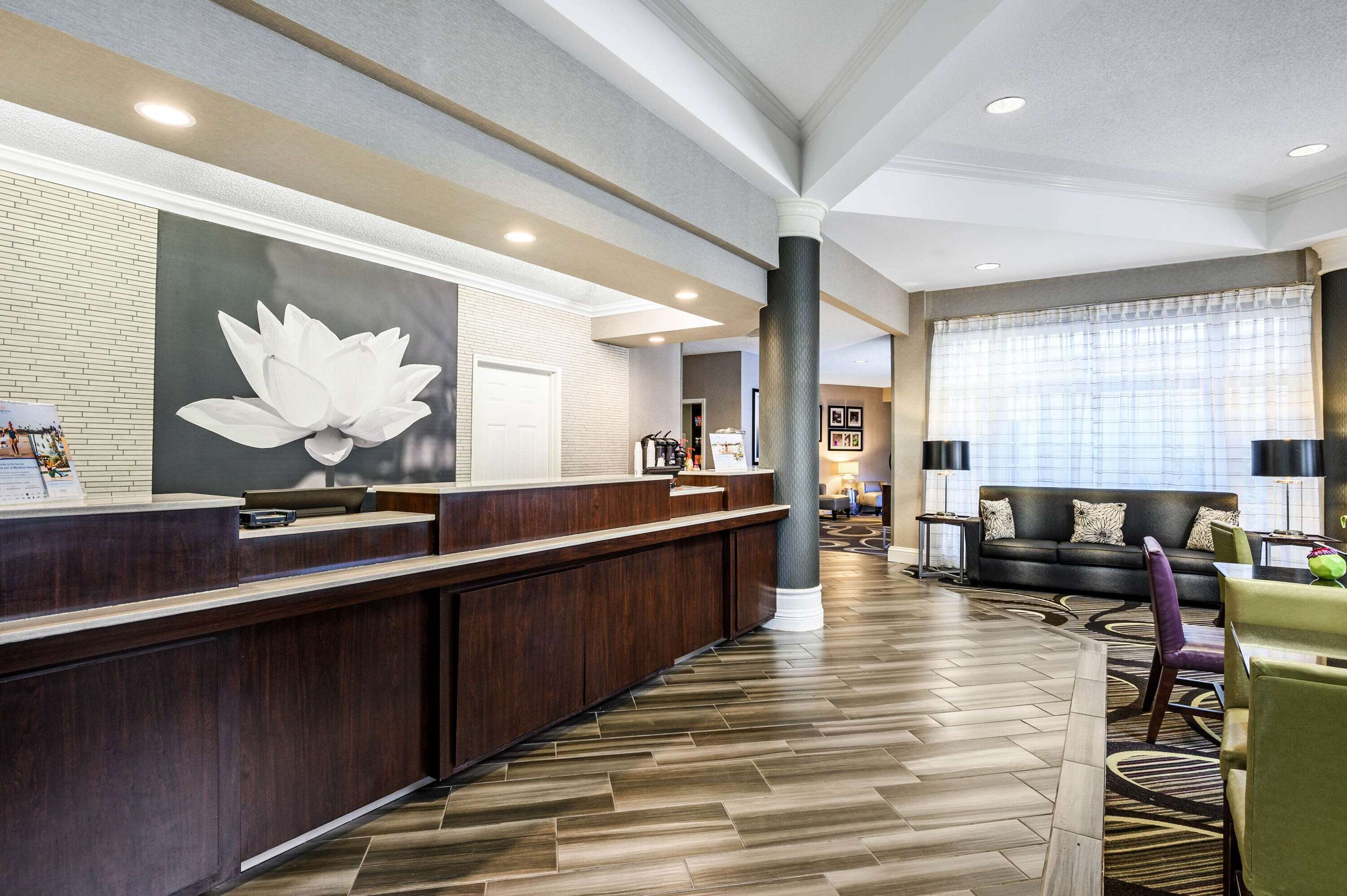 Lobby | La Quinta Inn & Suites by Wyndham Myrtle Beach Broadway Area