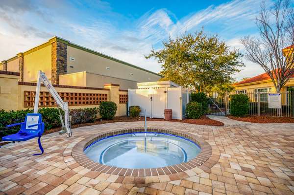 Pool - La Quinta Inn & Suites Broadway Myrtle Beach